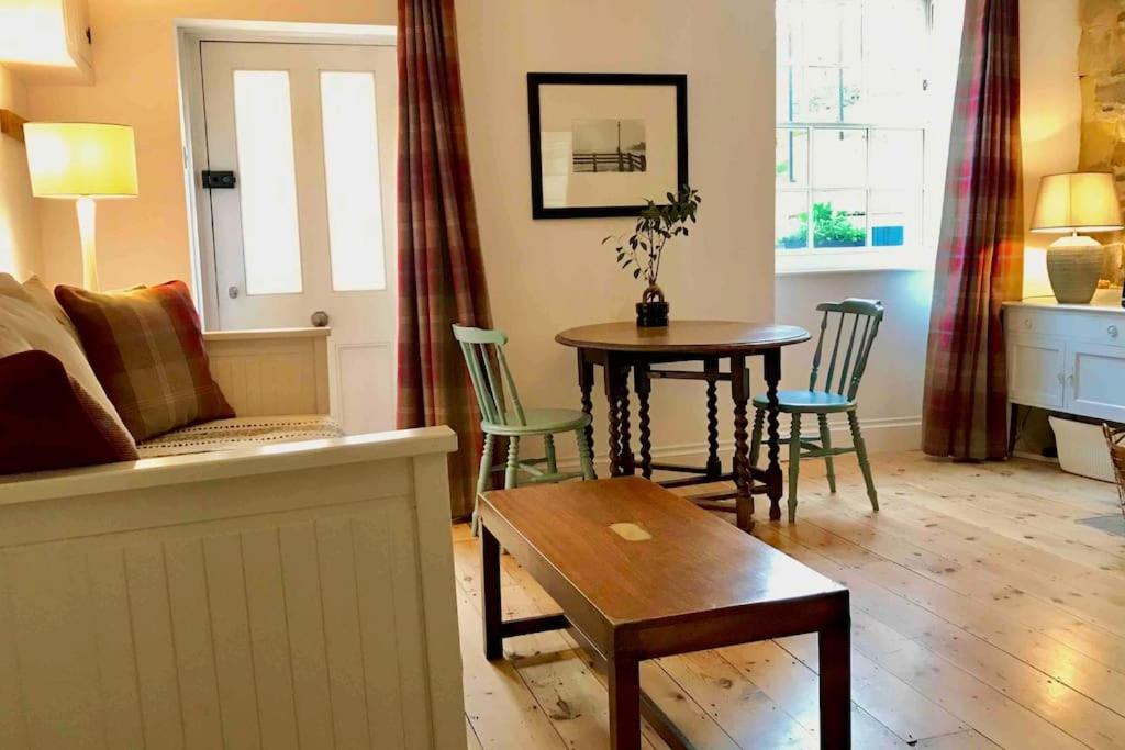 Beachfront Apartment With Wood Burner & Courtyard St Leonards-on-Sea Екстер'єр фото